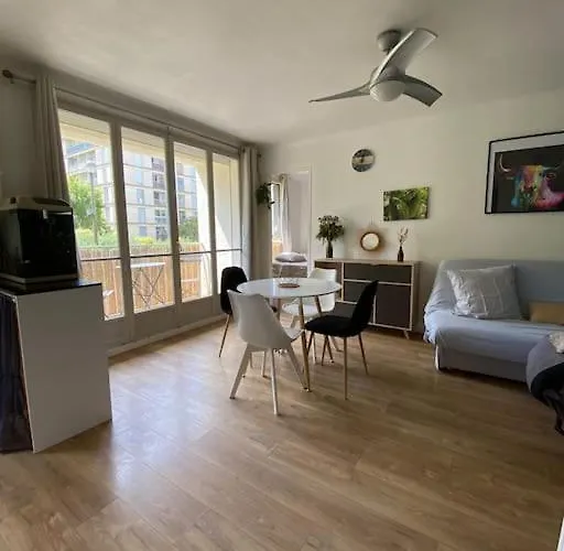 Appart T2 Cosy Renove En Centre Ville Avec Parking